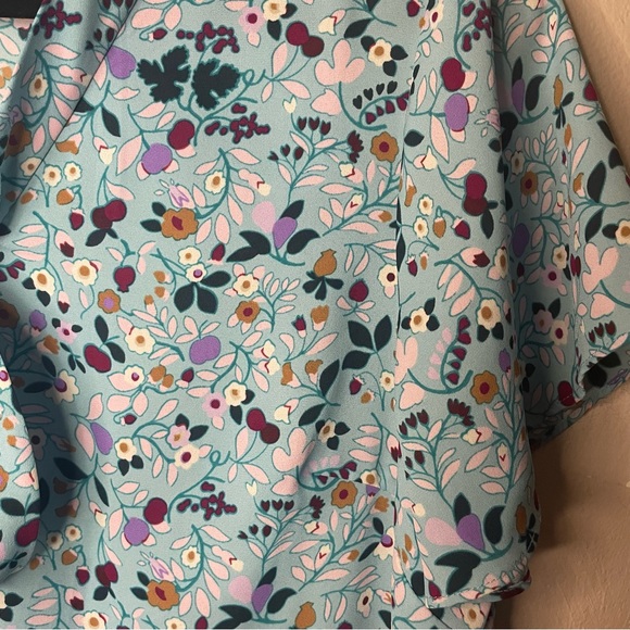 Talbots Blue Floral Flutter Sleeve Tie Top Women’s Size L - Picture 3 of 6